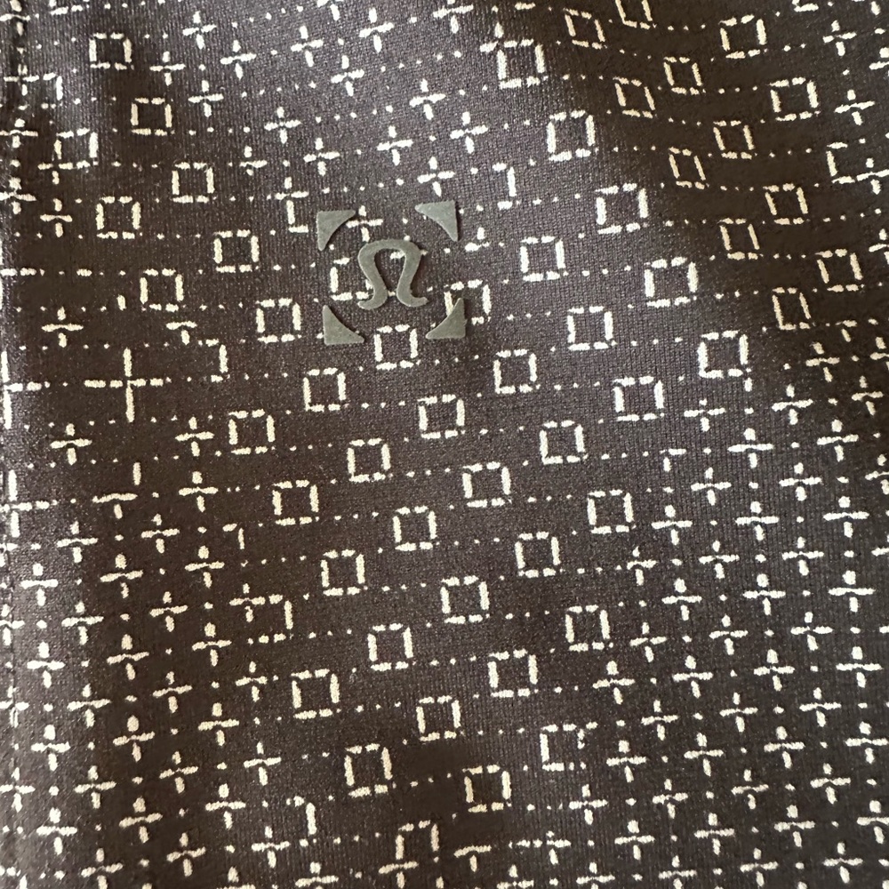 Lululemon Men's Camo Polo Shirt, Black/Gray, Size Large - Picture 4 of 4